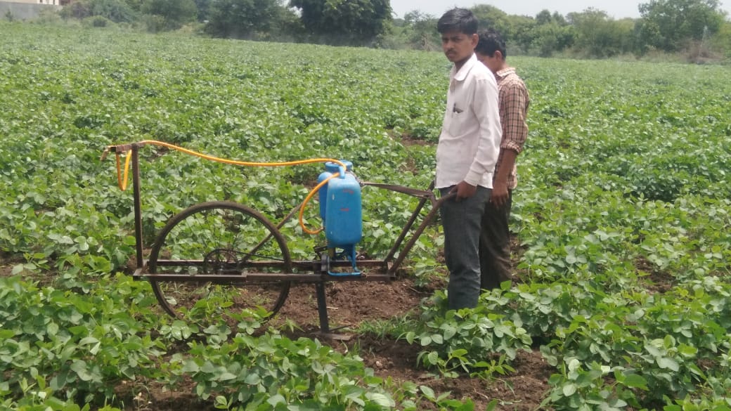 Cycle spray machine 