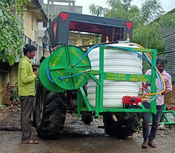 Automatic spray machine